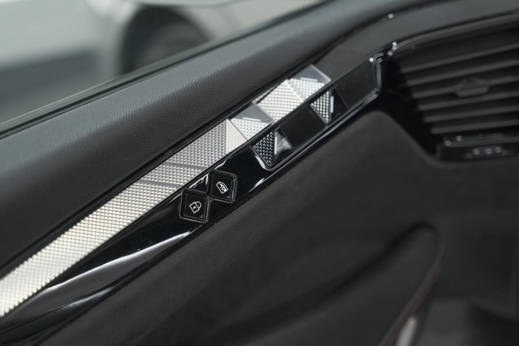 Ds Ds 4 puretech 130 eat8 performance line | camera | apple carplay | alcan