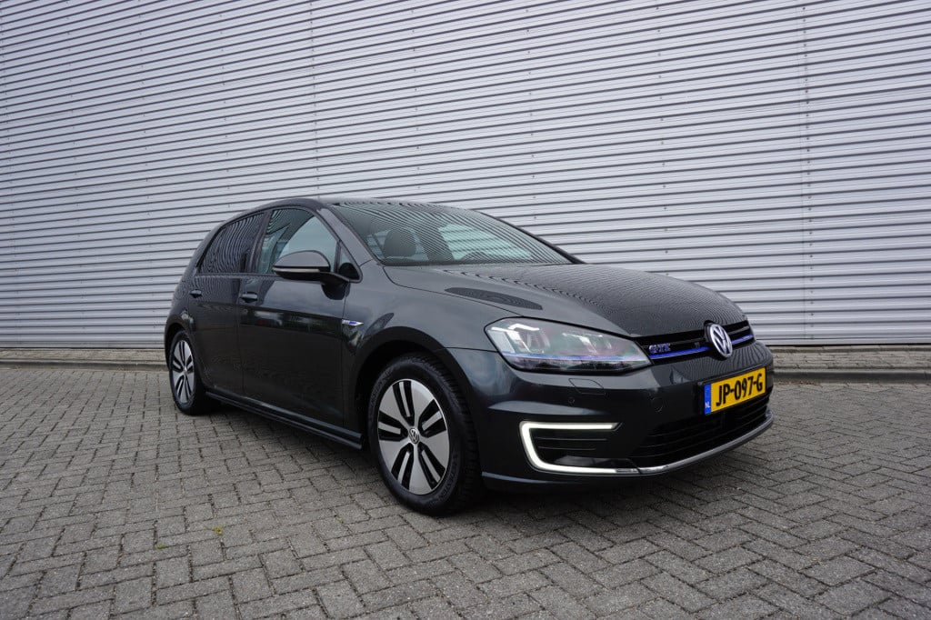 Volkswagen Golf 1.4 tsi gte airco / navi / stoelverw. / acc / parkeers. / e