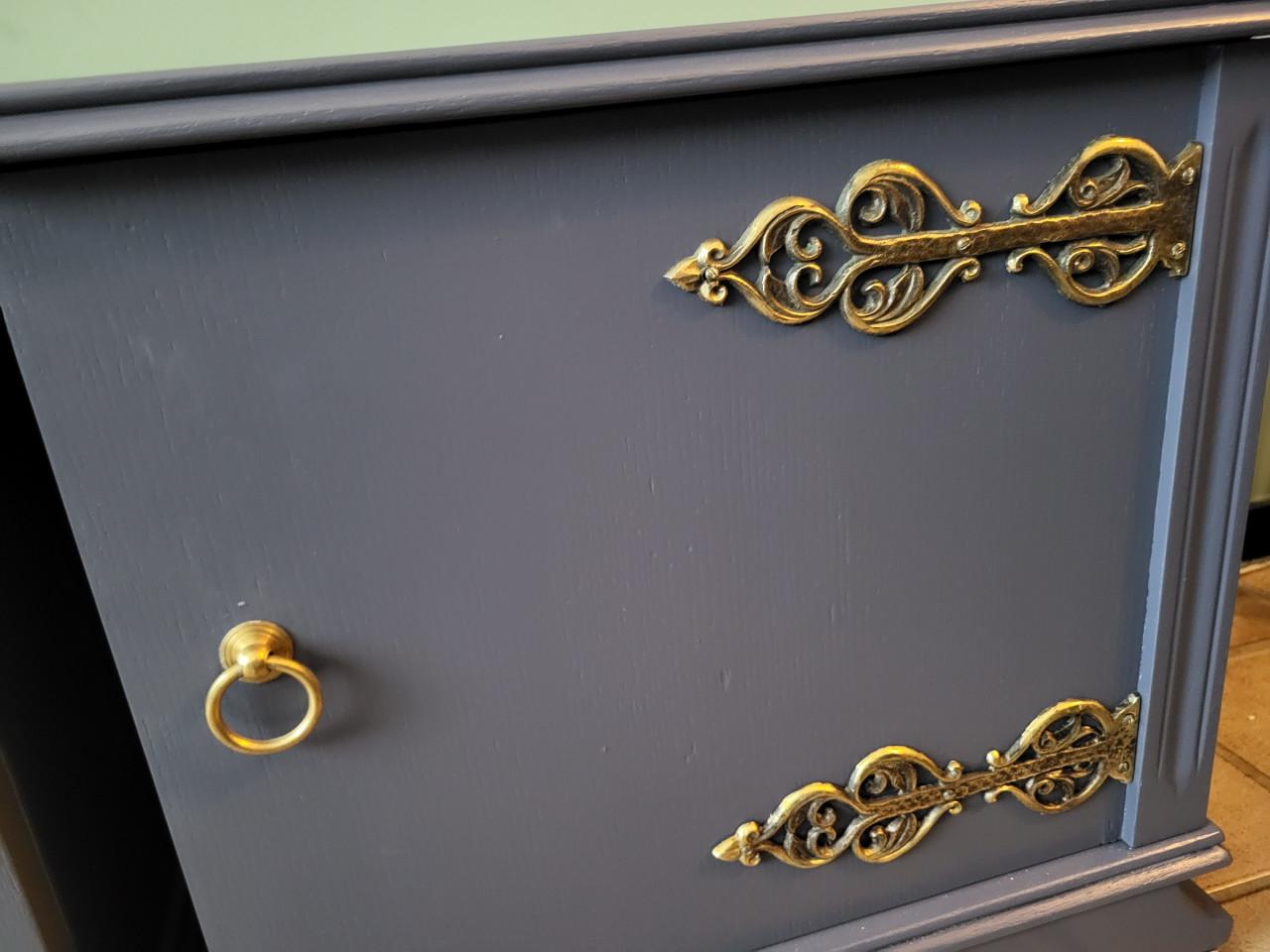 Set opgeknapte nachtkastjes grijs