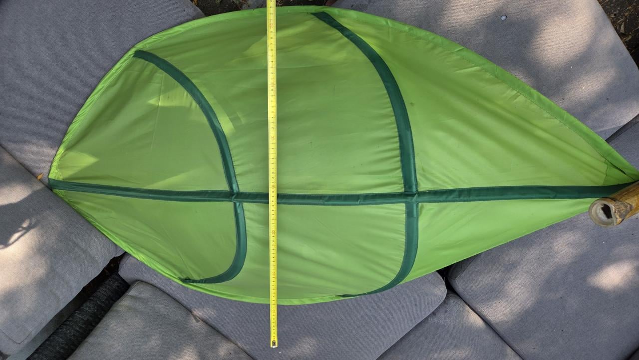Unieke groene bladparasol op bamboestok