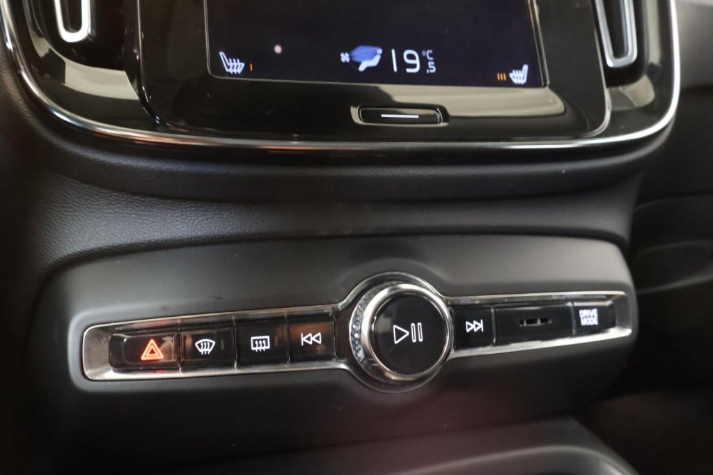 Volvo XC40 1.5 t5 twin engine momentum pro nl auto, trekhaak, el koffer,