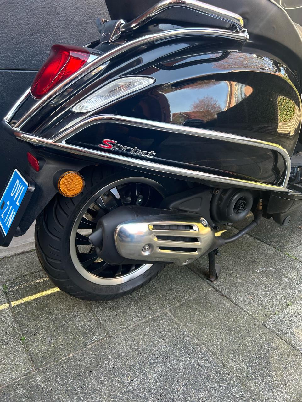 Vespa sprint 2019 blauw kenteken