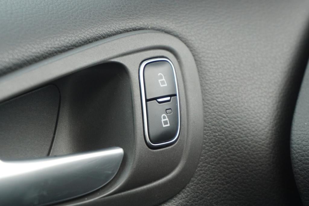 Ford C-max 1.0 trend 1e eigenaar - airco / cruise / elektr. ramen / parkeer