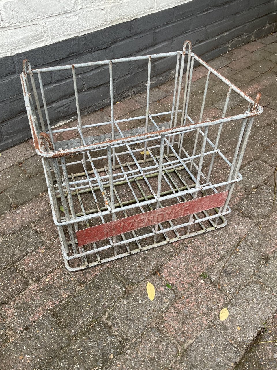 Metalen melkkrat  Ijzendijke