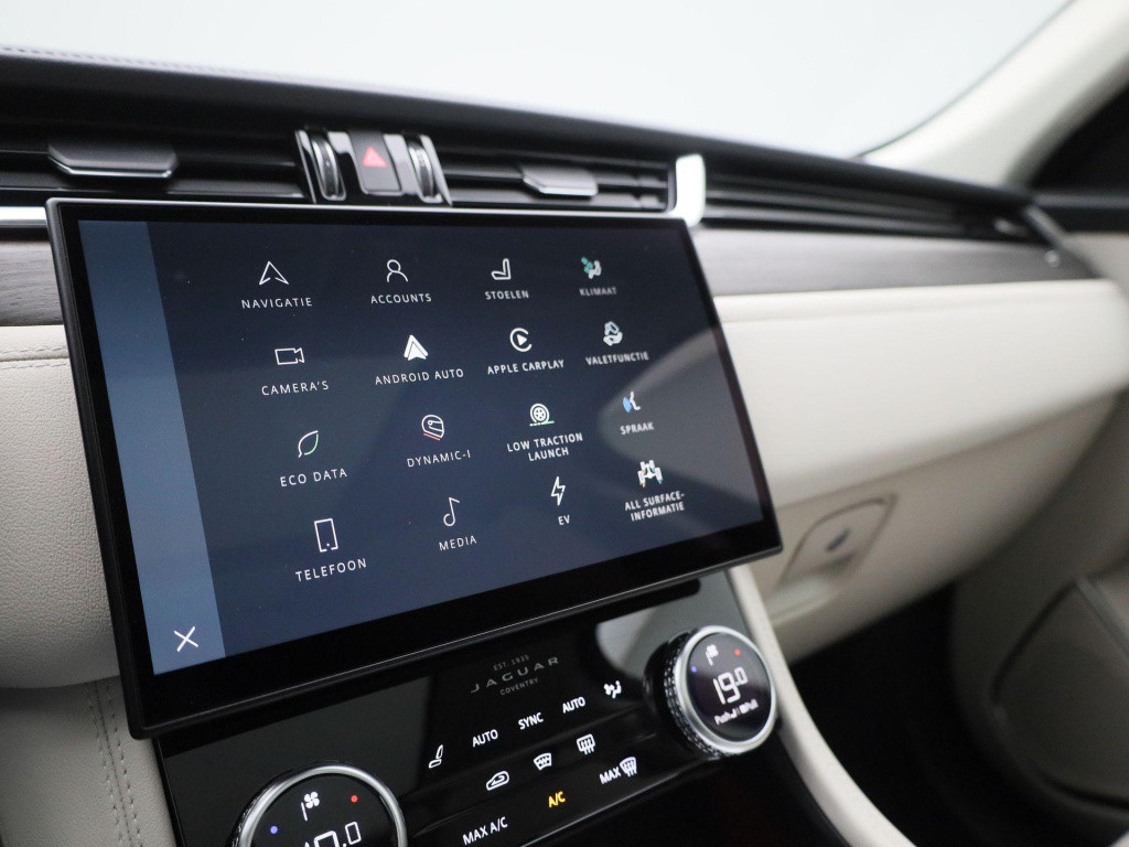 Jaguar F-pace 2.0 p400e phev r-dynamic s | automaat | navigatie | apple car