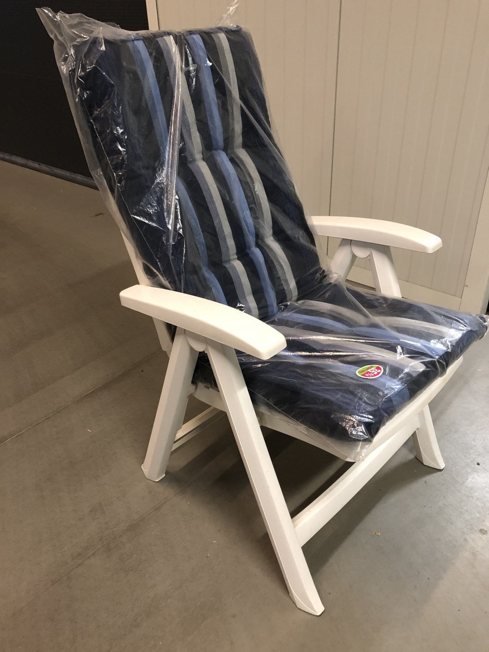 3 Hartmanstoelen + 1 nieuw kussen