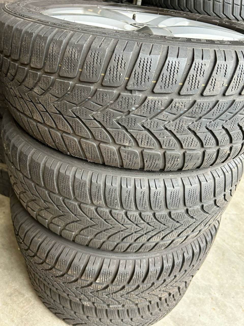 VOLKSWAGEN VELGEN - DUNLOP WINTRAC BANDEN