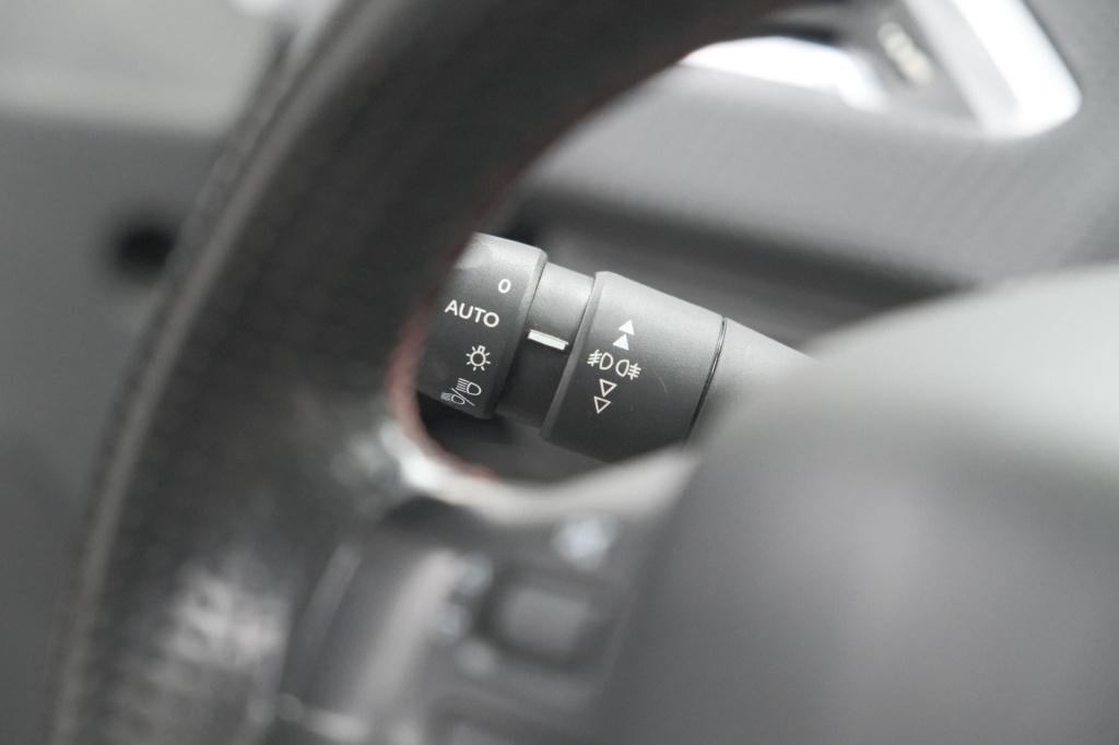 Peugeot 2008 puretech 110 eat6 gt | trekhaak | camera | panoramadak | apple