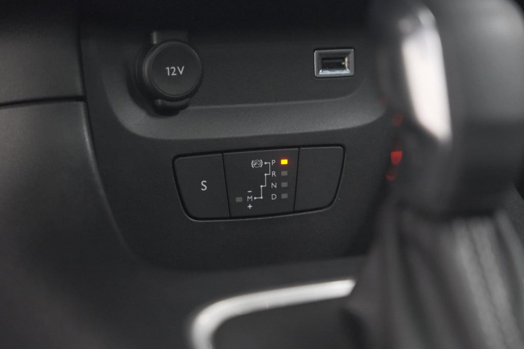 Citroen C3 puretech 110 eat6 feel edition | panoramadak | apple carplay | p