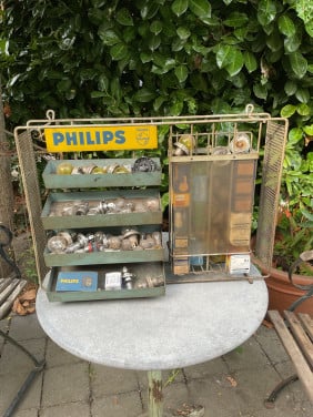 Vintage wandrek Philips autolampen