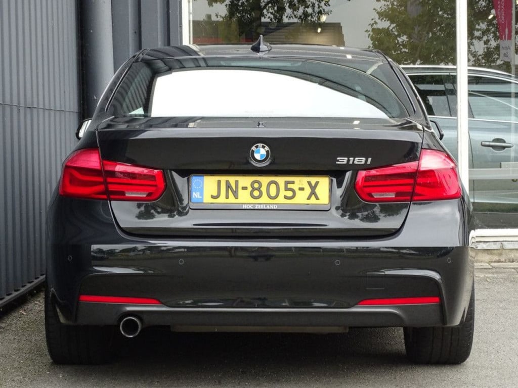 BMW 3-serie 318i m sport