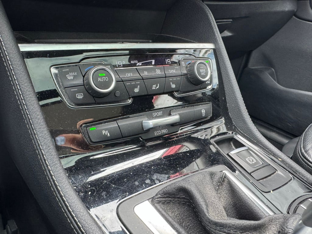 BMW 2-serie active tourer 220i high executive