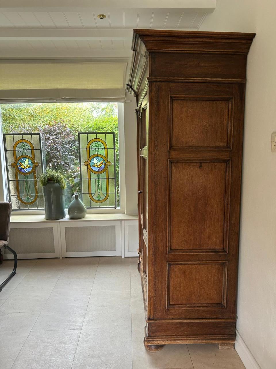 Massief eiken Duitse kast