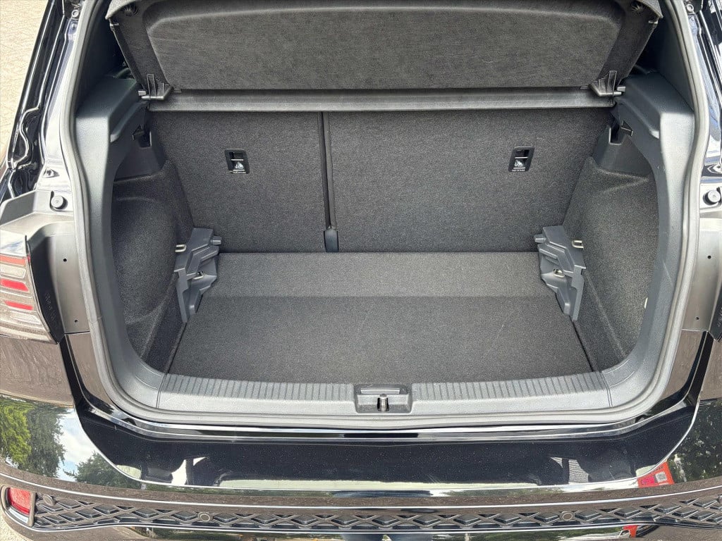 Volkswagen T-cross 1.5 tsi 150pk dsg-7 r-line| trekhaak| camera|navi| uniek