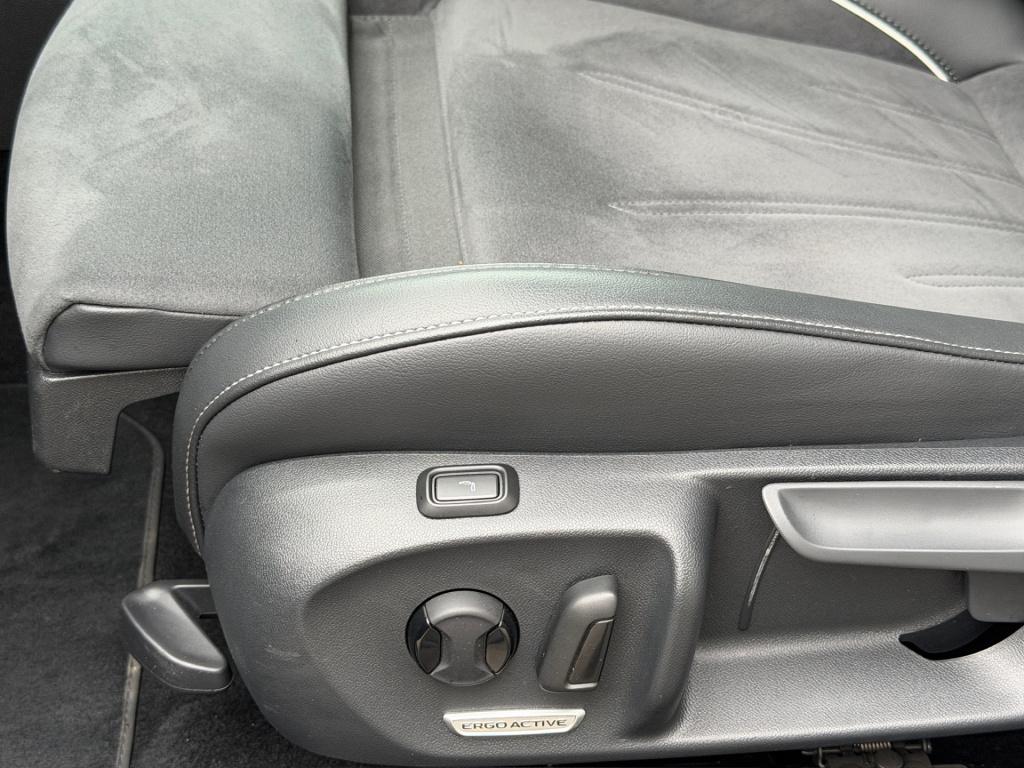 Volkswagen Passat variant 1.5 ehybrid business | trekhaak | alcantara | hea