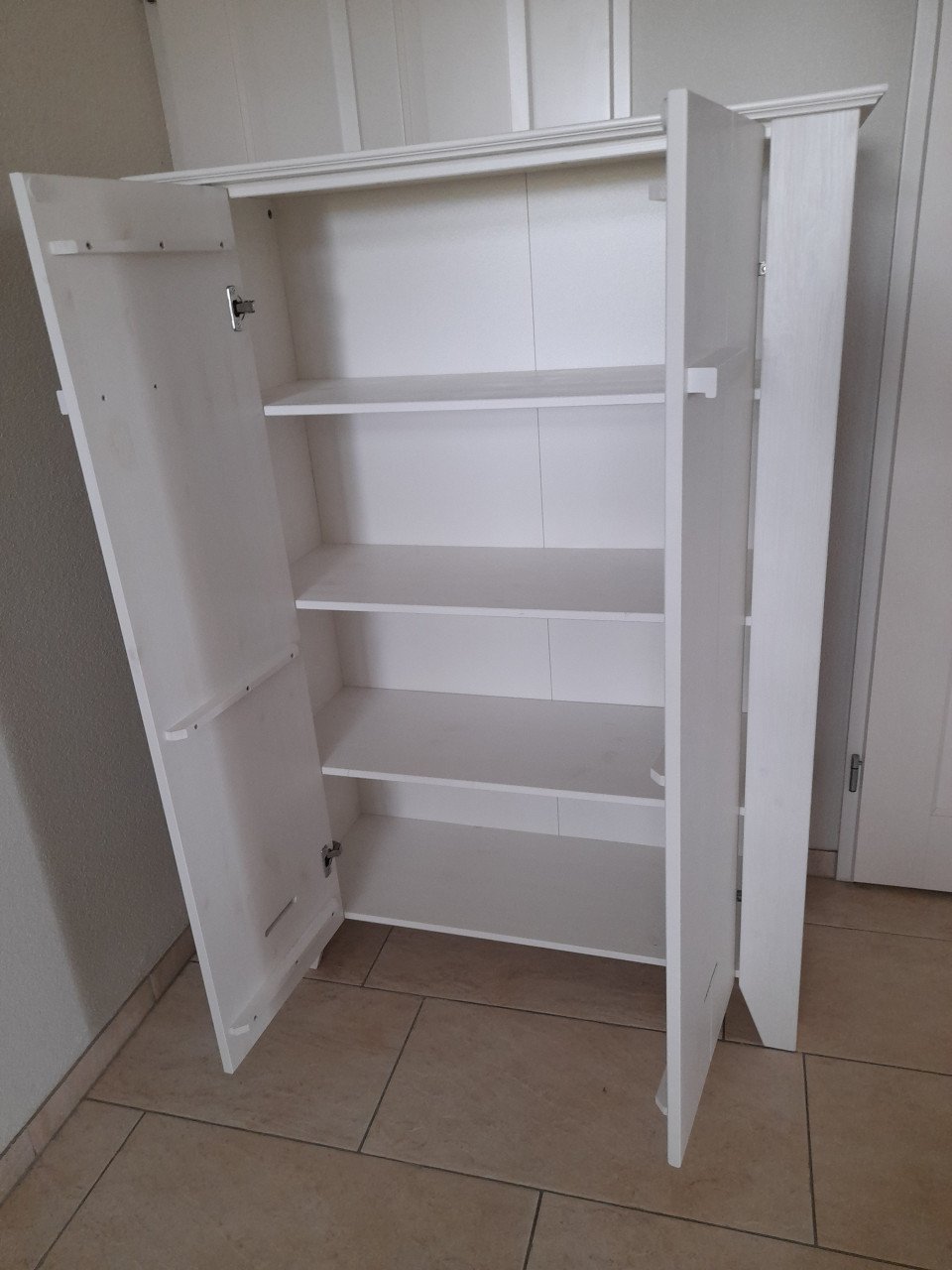 Prachtige stevige massief houten kast 100 x 37 x 142H (in goede staat )