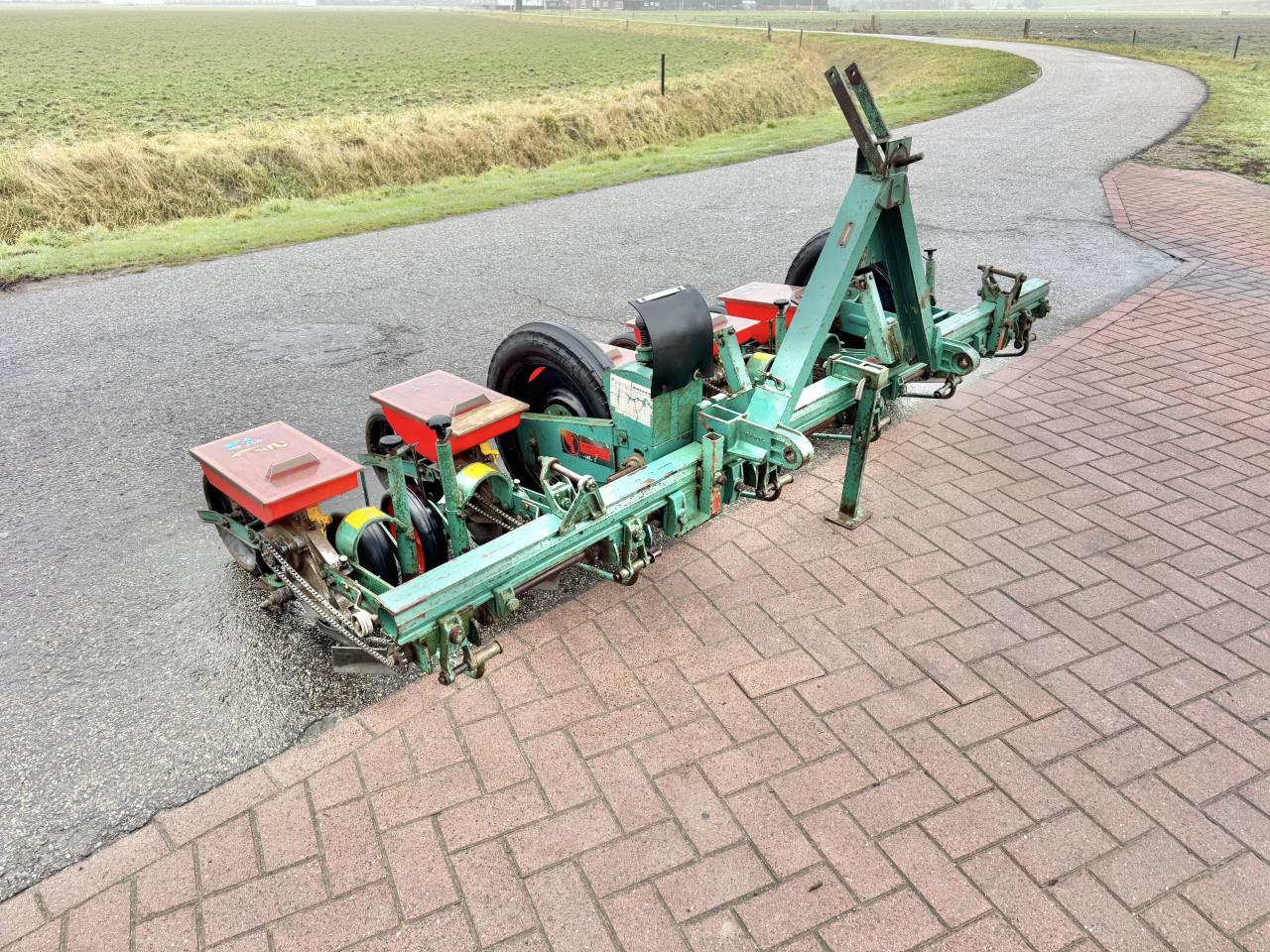 Vicon 6 rijer bietenzaaier 6x50cm