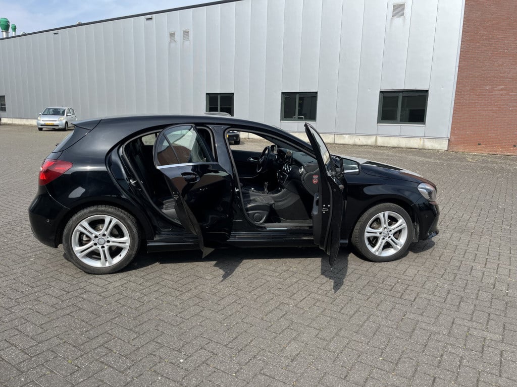 Mercedes-Benz A-Klasse 160 amg night edition