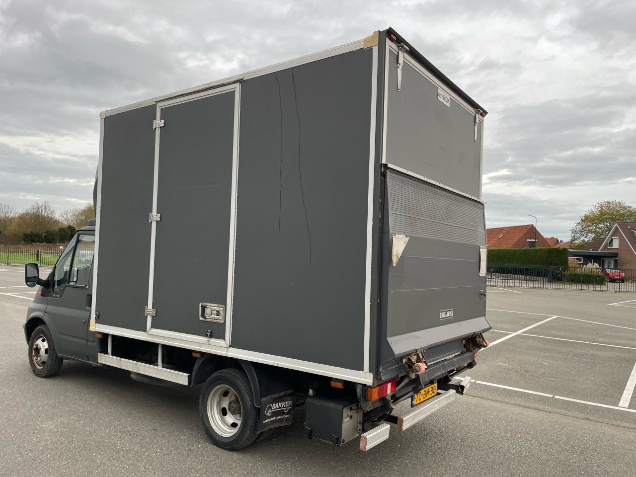 Ford Transit met laadklep