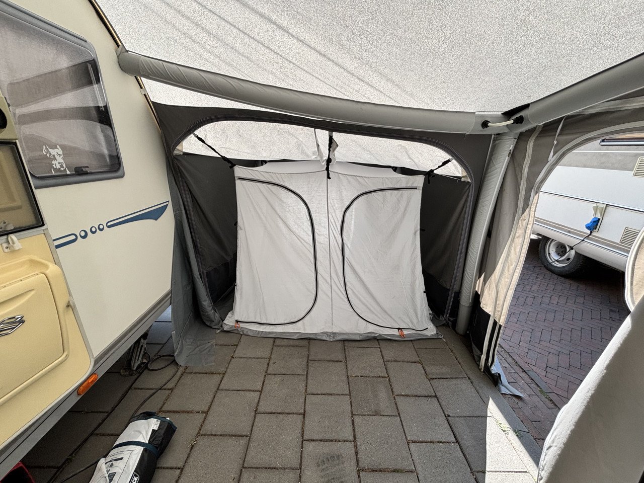 Adria Adiva 502 UP / Dorema Air voortent / Kampa Air luifel ( 2003)