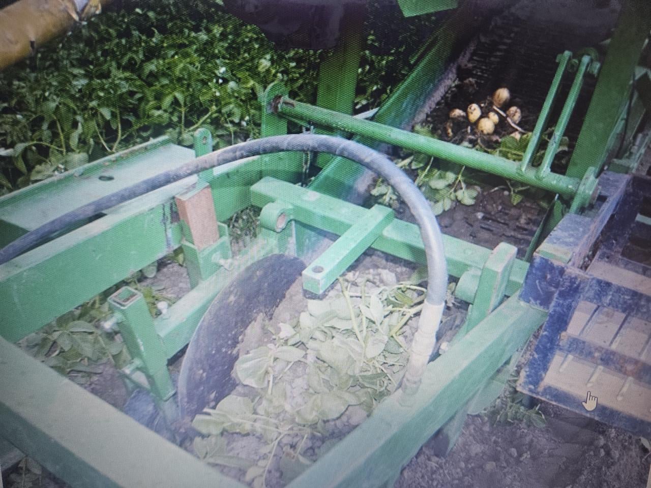 Eenrijge krakei aardappelrooier/kistenrooier