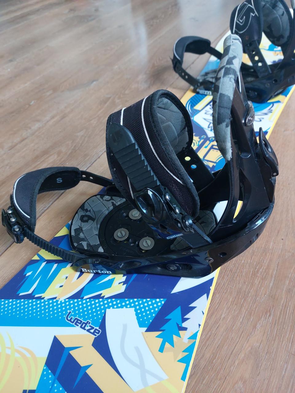 Snowboard 135 (junior) incl Burton bindingen