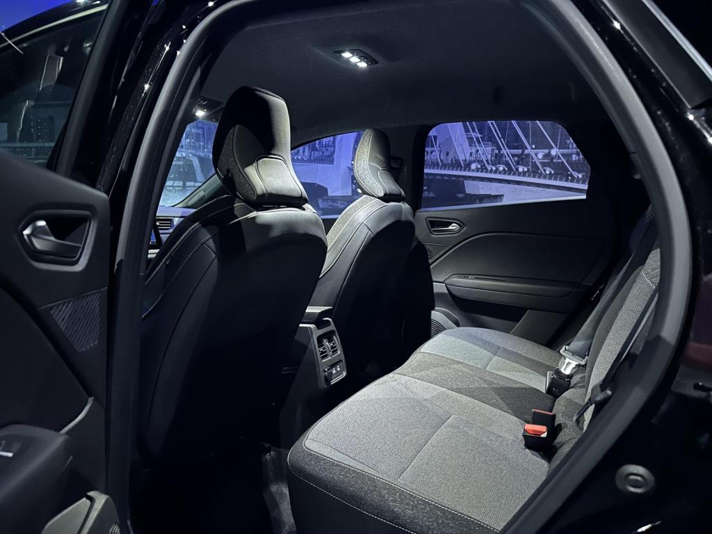 Renault Captur 1.3 mild hybrid 160 techno*camera*stuur&stoelverwaring*acc