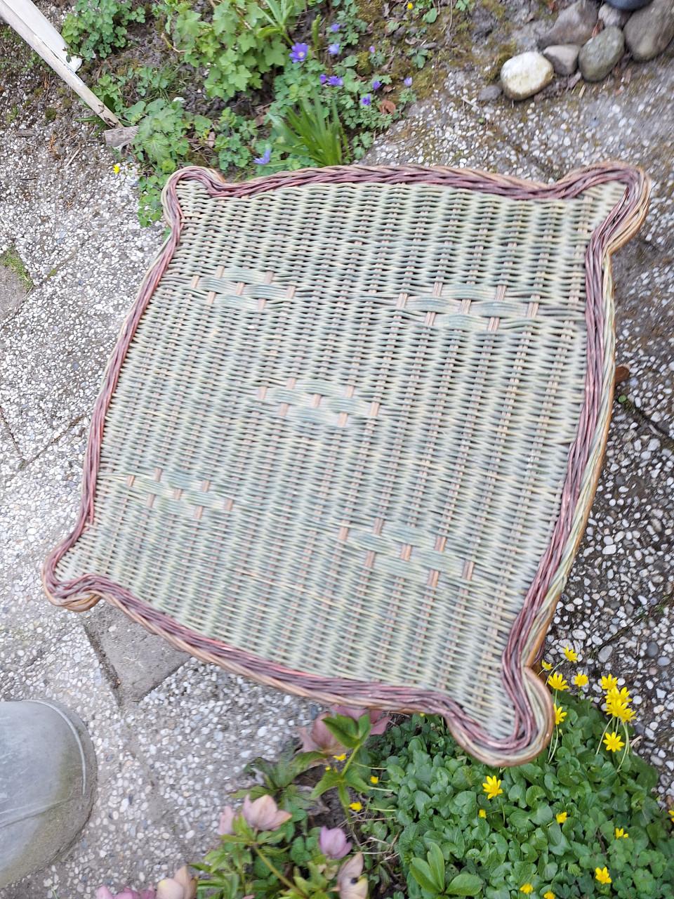 2 Decoratieve rotan tafeltjes