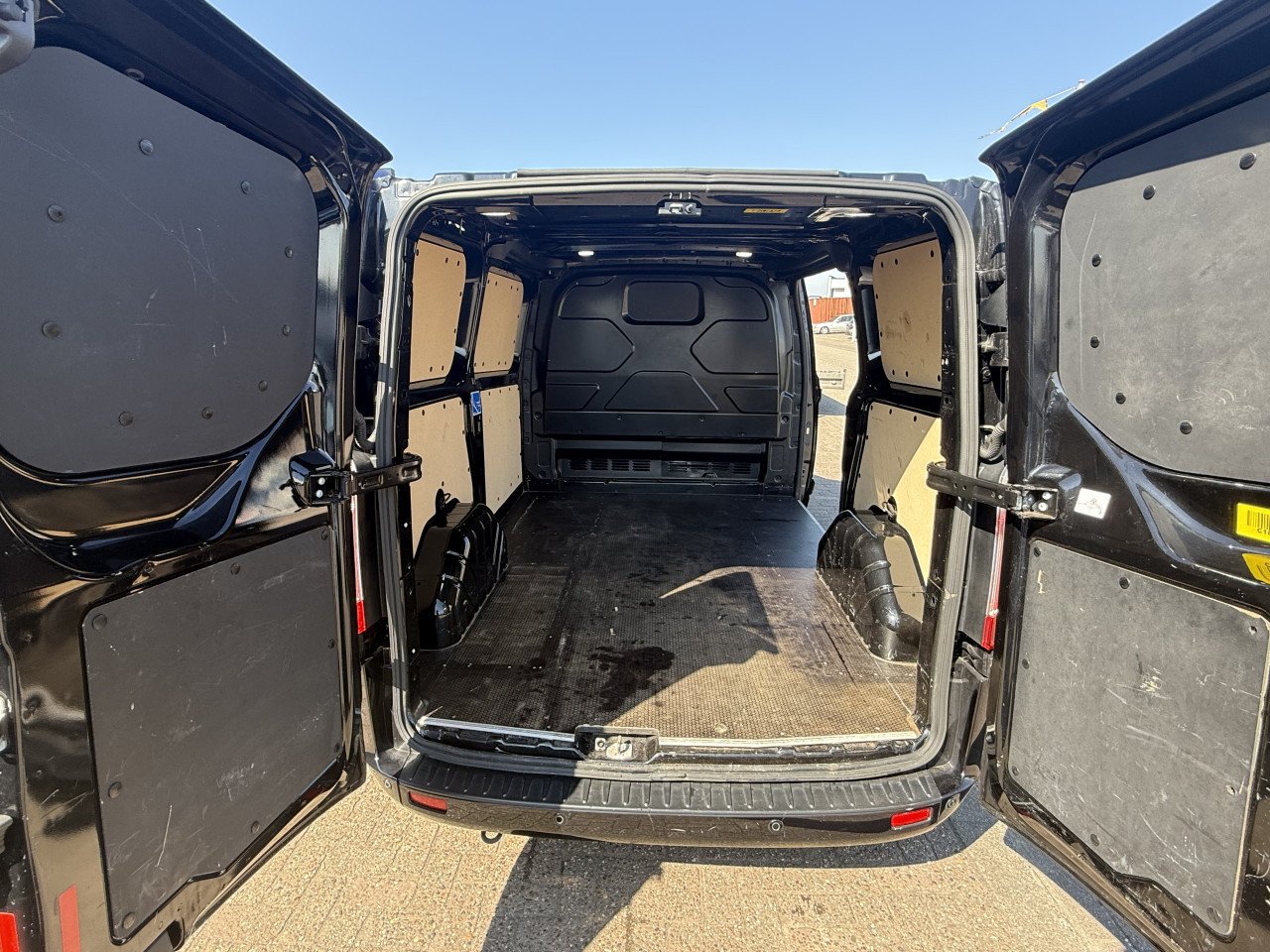 Ford Transit Custom - 300 2.0 TDCI L1H1 Limited 170PK Automaat