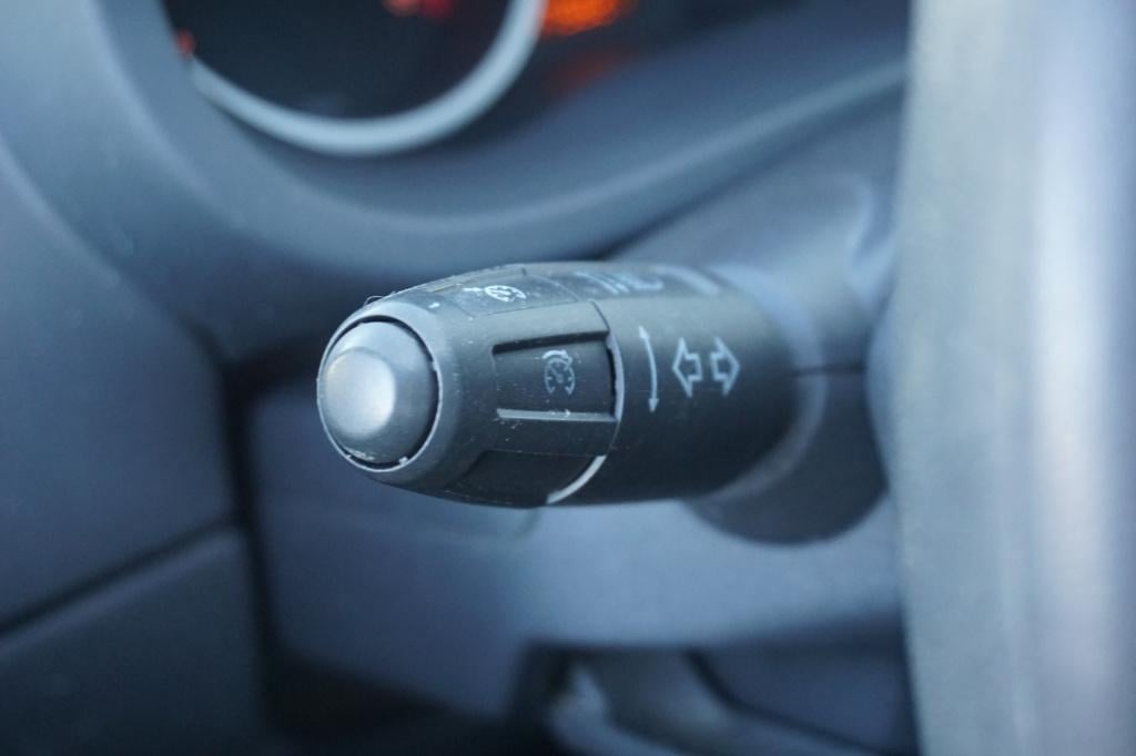 Opel Corsa 1.4-16v enjoy airco / cruise / elektr. ramen / lm velgen /  nap