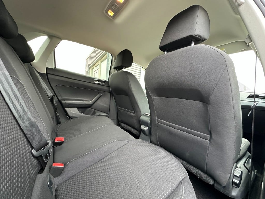 Volkswagen Polo 1.0 tsi comfortline business r-line camera virtual cockpit 