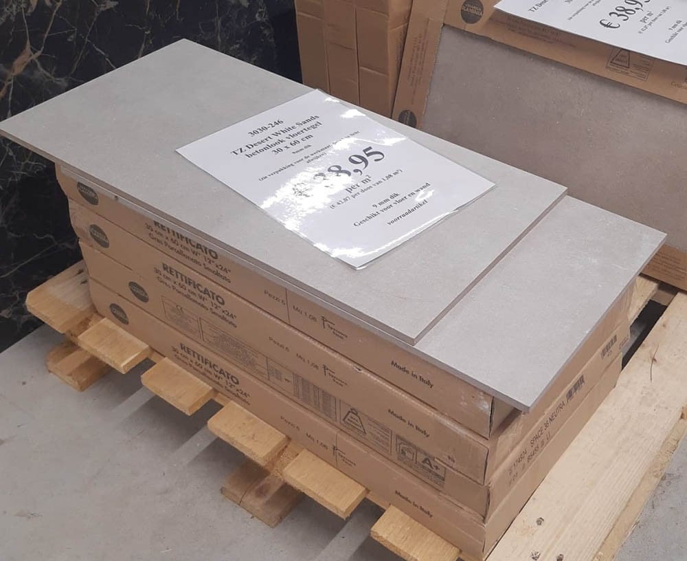 3030-346R 4,32 m² betonlook licht grijs/beige, 30x60 cm van ³ 187,92 voor