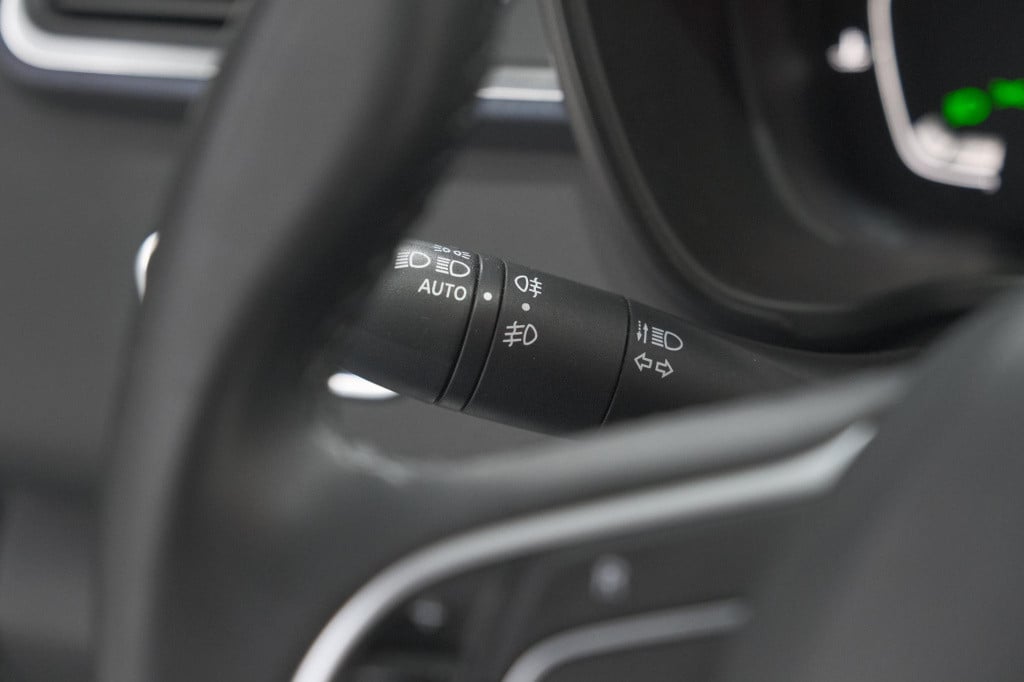 Renault Kadjar tce 140 edc limited | camera | dodehoekdetectie | apple carp