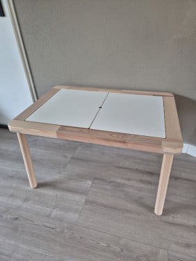 Ikea Flisat kindertafel