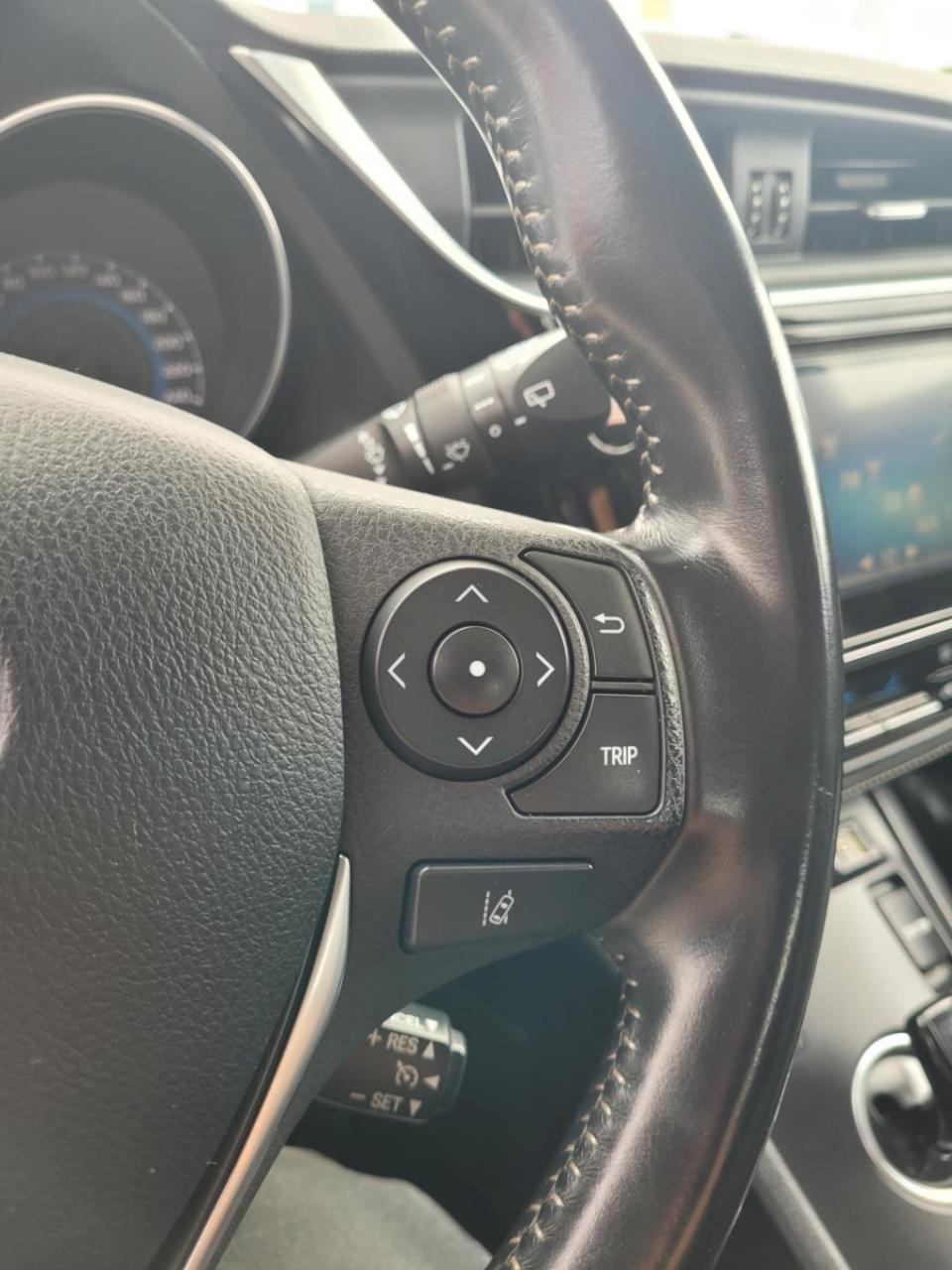 Toyota Auris 1.8 hybrid executive automaat