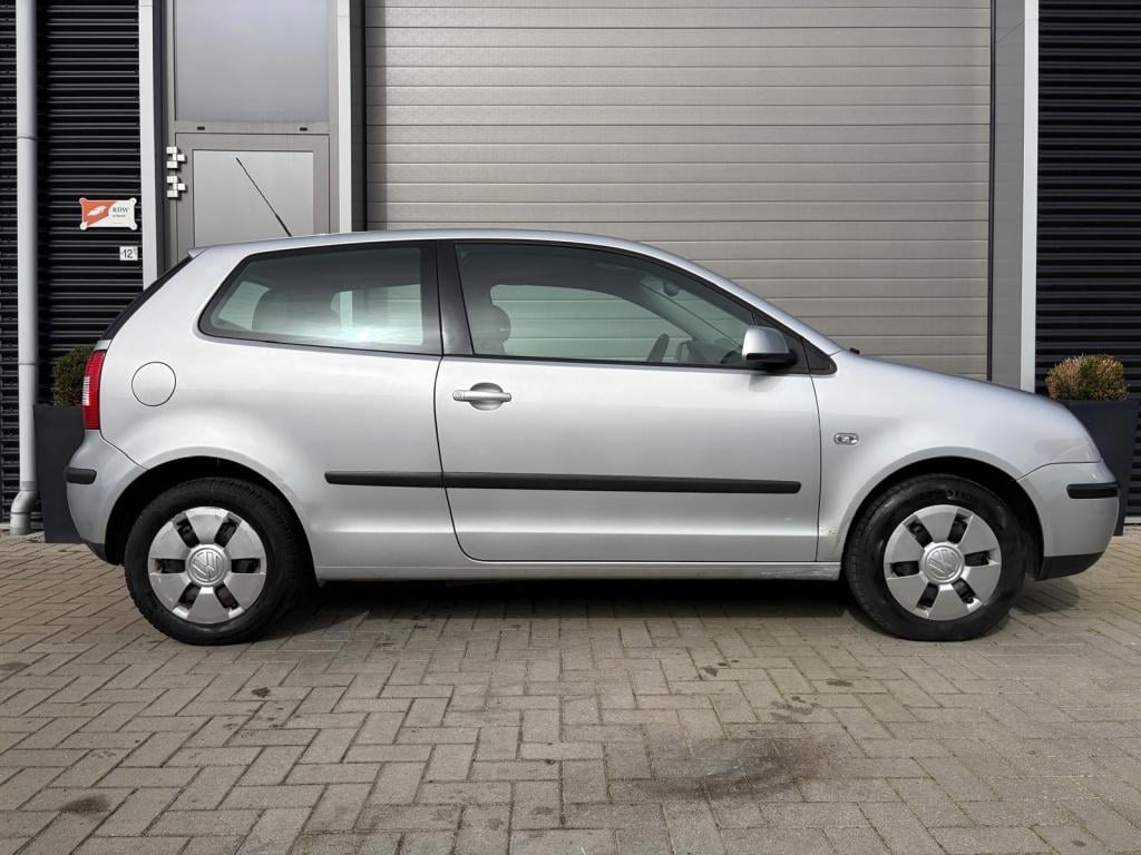Volkswagen Polo 1.4-16v comfortline/jaar apk/airco/cruise control/