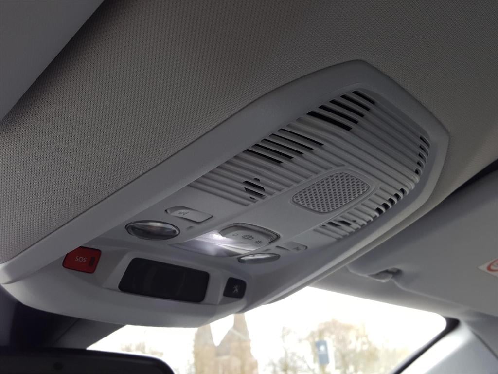 Peugeot 3008 allure 1.2-130pk automaat (eat8) apple carplay & android auto 