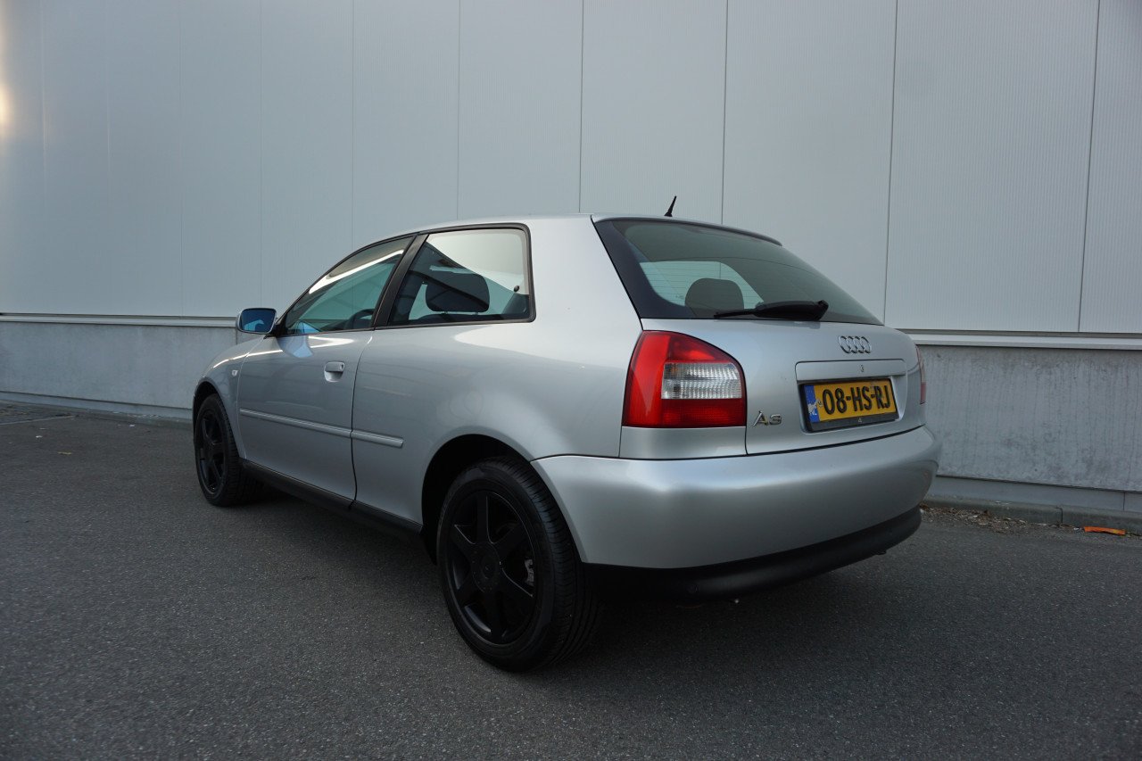 Audi A3 1.6 Attraction - AUTOMAAT / Climate / Elektr. ramen / NAP