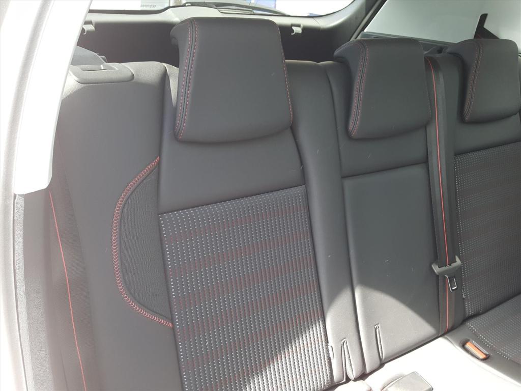 Peugeot 2008 1.2 puretech 110pk gt-line | navi | bt | applecarplay & androi