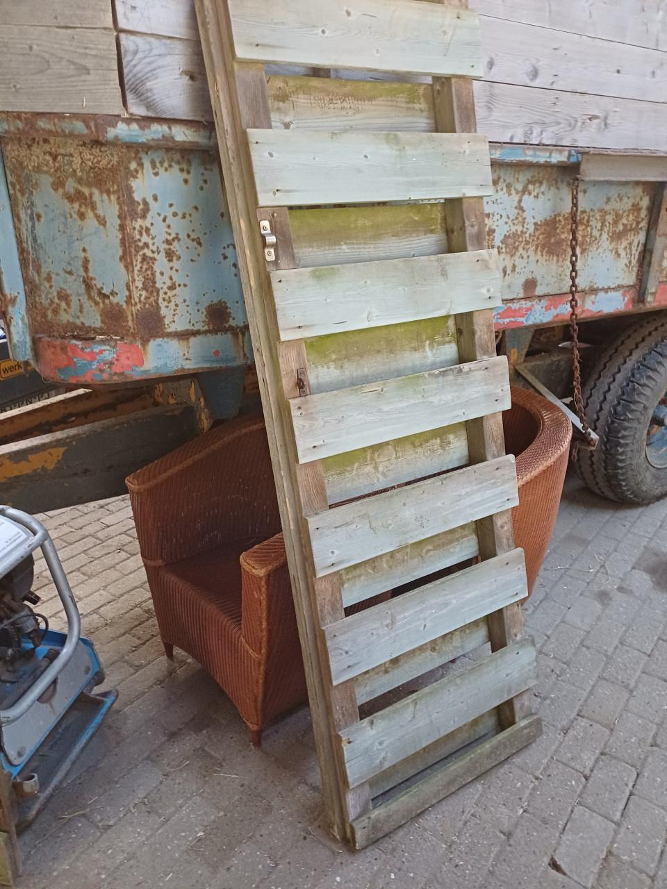 Te koop poort met schutting