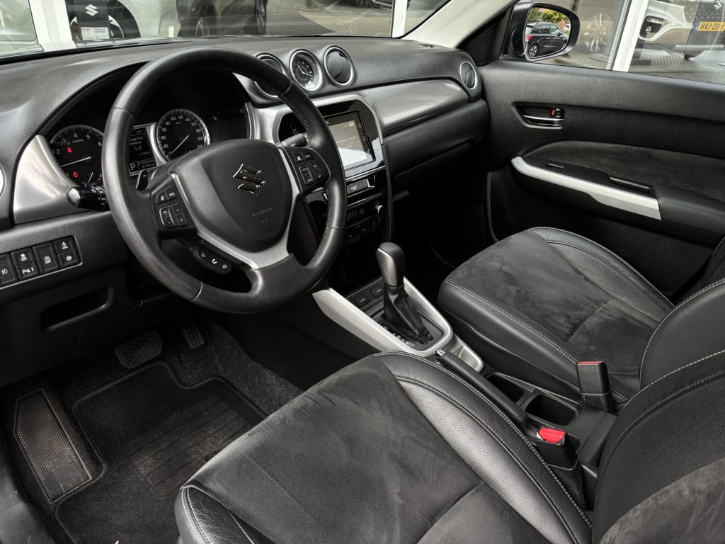 Suzuki Vitara automaat 1.6 high executive/ trekhaak