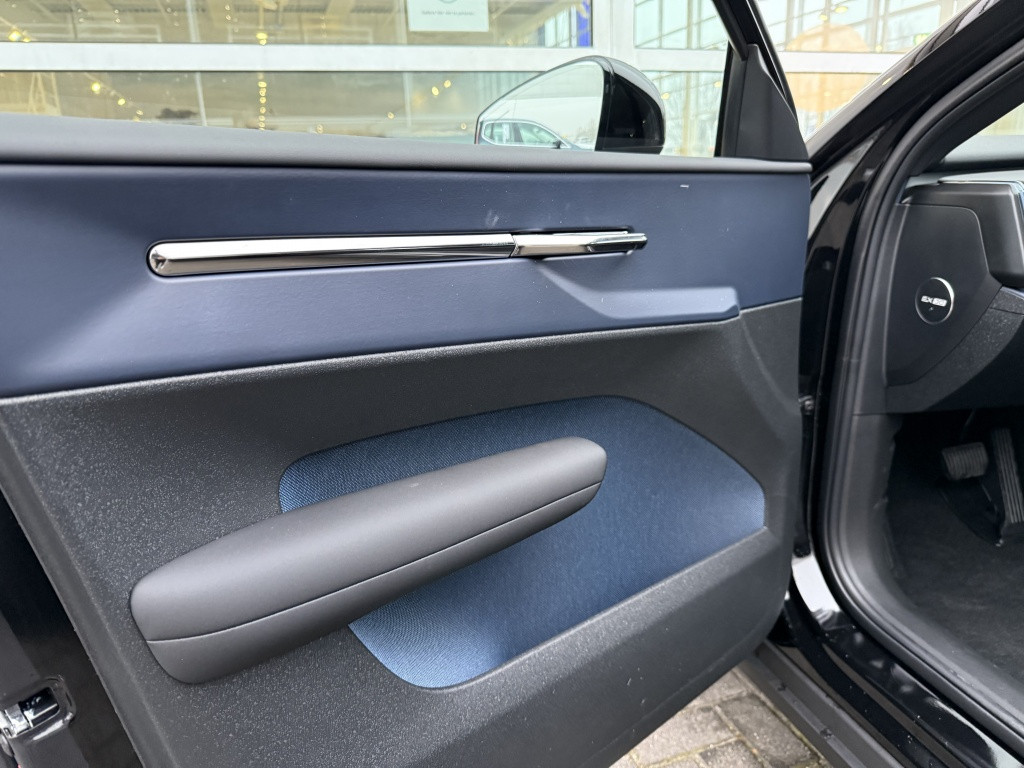 Volvo Ex30 nieuwprijs € 47.826 | extended range plus | climate | 20"