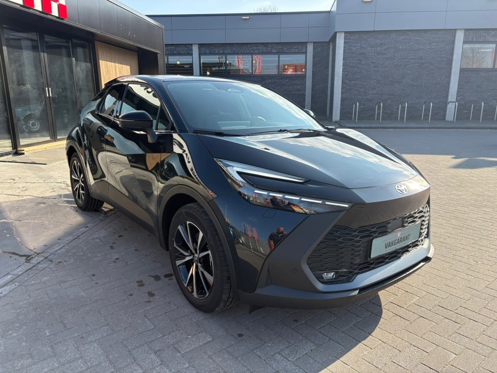 Toyota C-hr 2.0 plug-in hybrid 220 dynamic