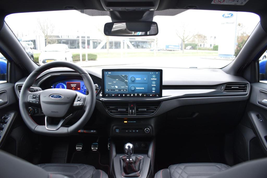 Ford Focus wagon 1.0 ecoboost hybrid st line x | climate control | adaptiev