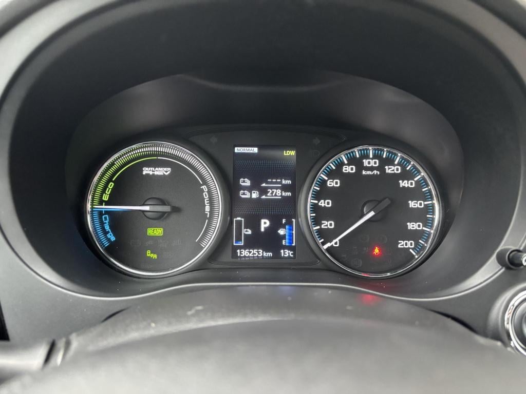 Mitsubishi Outlander 2.0 phev s-edition afneembare trekhaak!