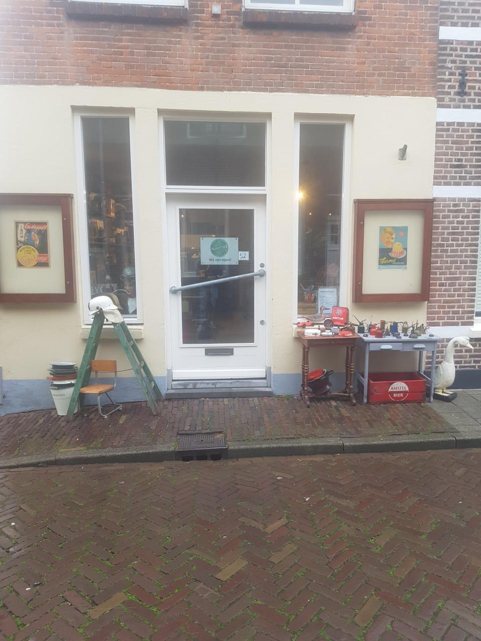 Oud olieblik curiosa antiek Industrieel