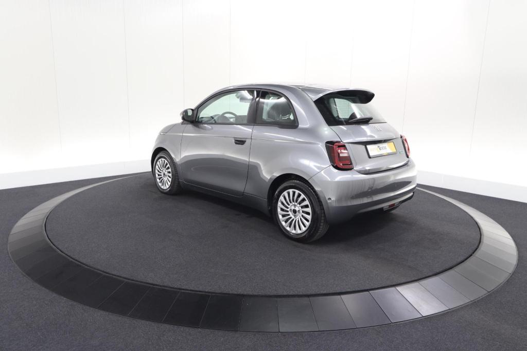 Fiat 500 urban 42 kwh | soh 97.6% | 3 fase laadfunctie | camera | apple car