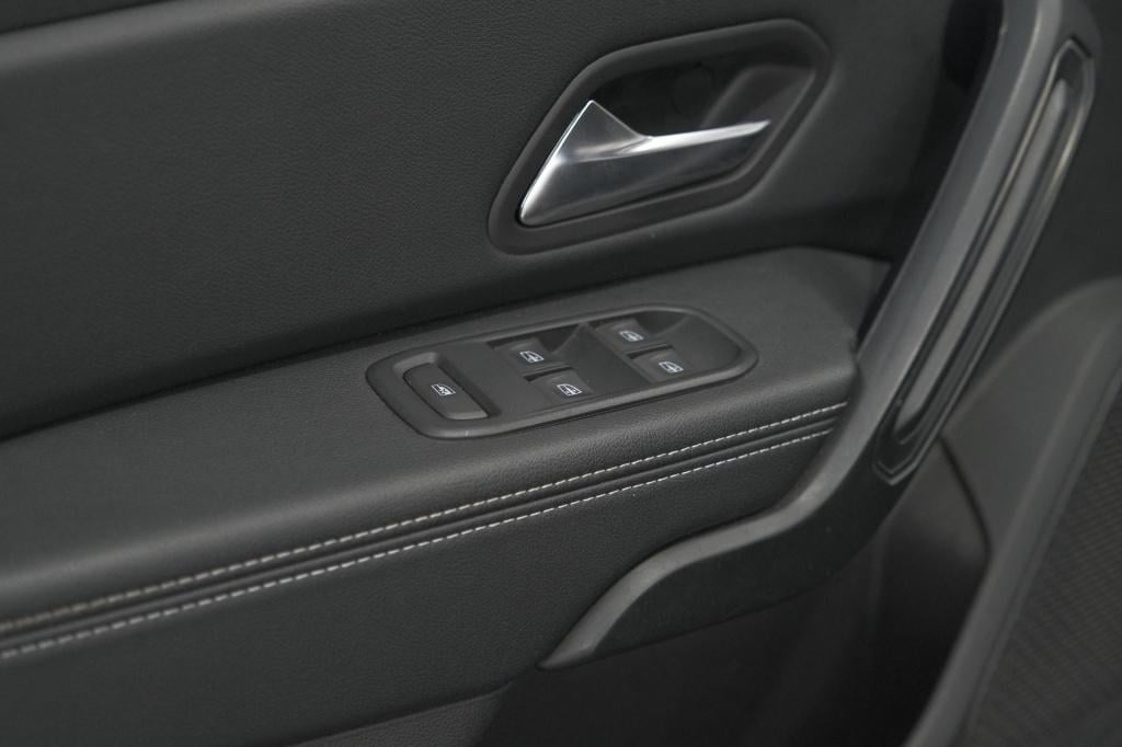 Dacia Duster tce 130 tech road | 360 camera | dodehoekdetectie | apple carp