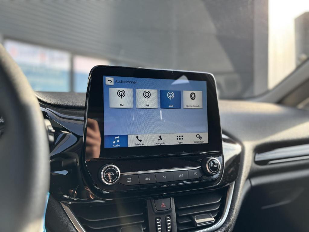 Ford Fiesta 1.1 trend navigation pack + trekhaak, nl-auto!