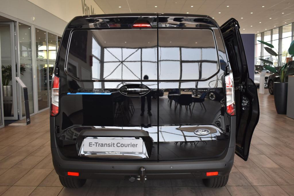 Ford E-transit cour. limited 44 kwh | showroom voorraad | trekhaak | laadvl